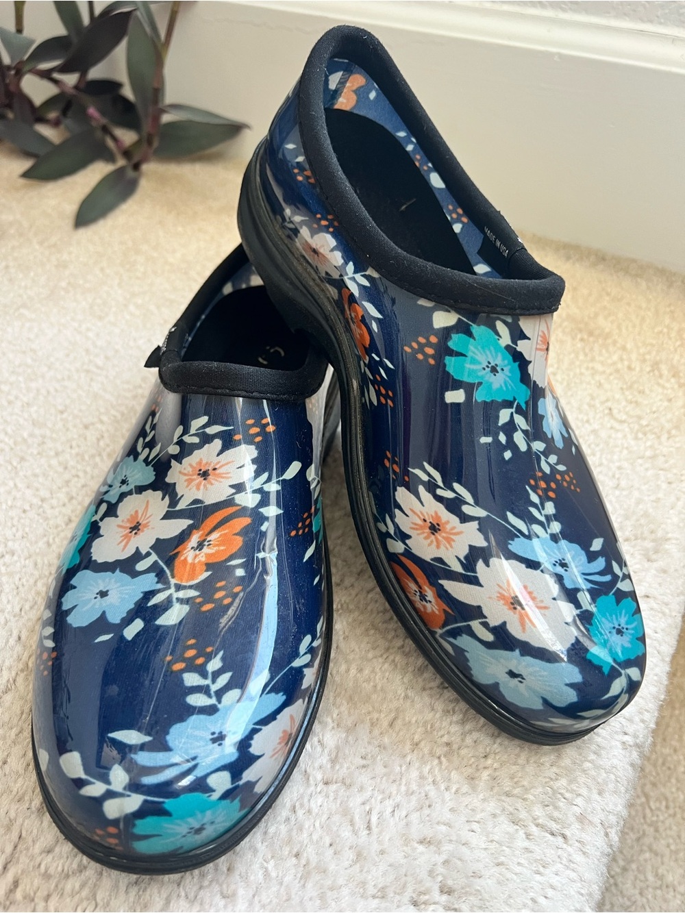 Women's Navy Floral Waterproof Garden Clogs sz 9 Cottage Outdoors Prairie